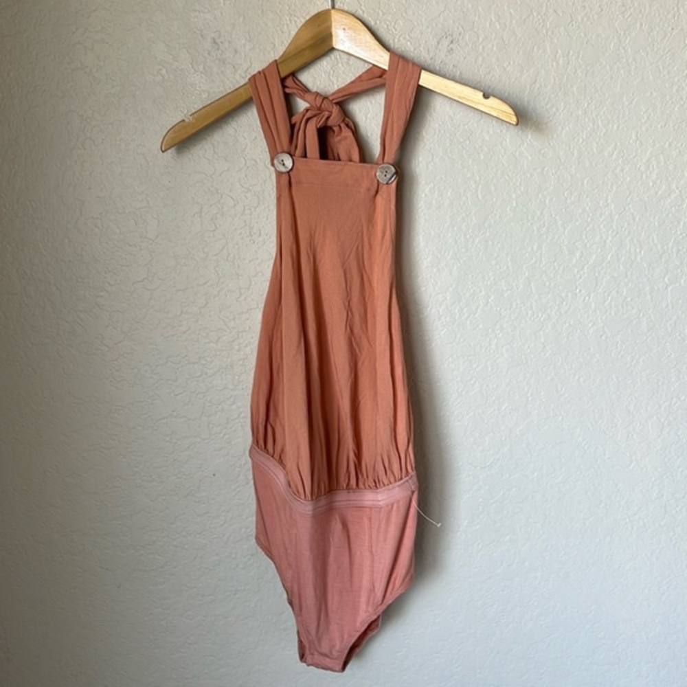 Free people peach Haulter bodysuit NWT